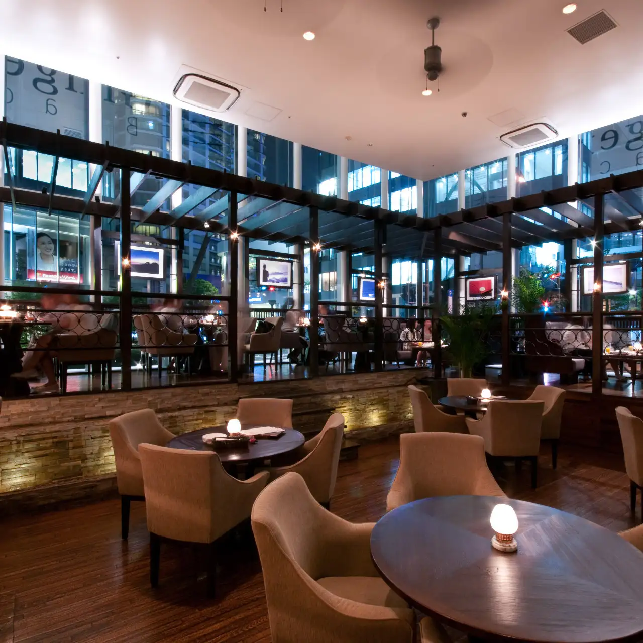 横浜×貸切×60人　内観2